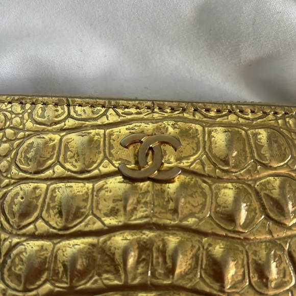 Chanel Egyptian Gold Croc Embossed Zip Around Card Holder - Picture 16 of 16